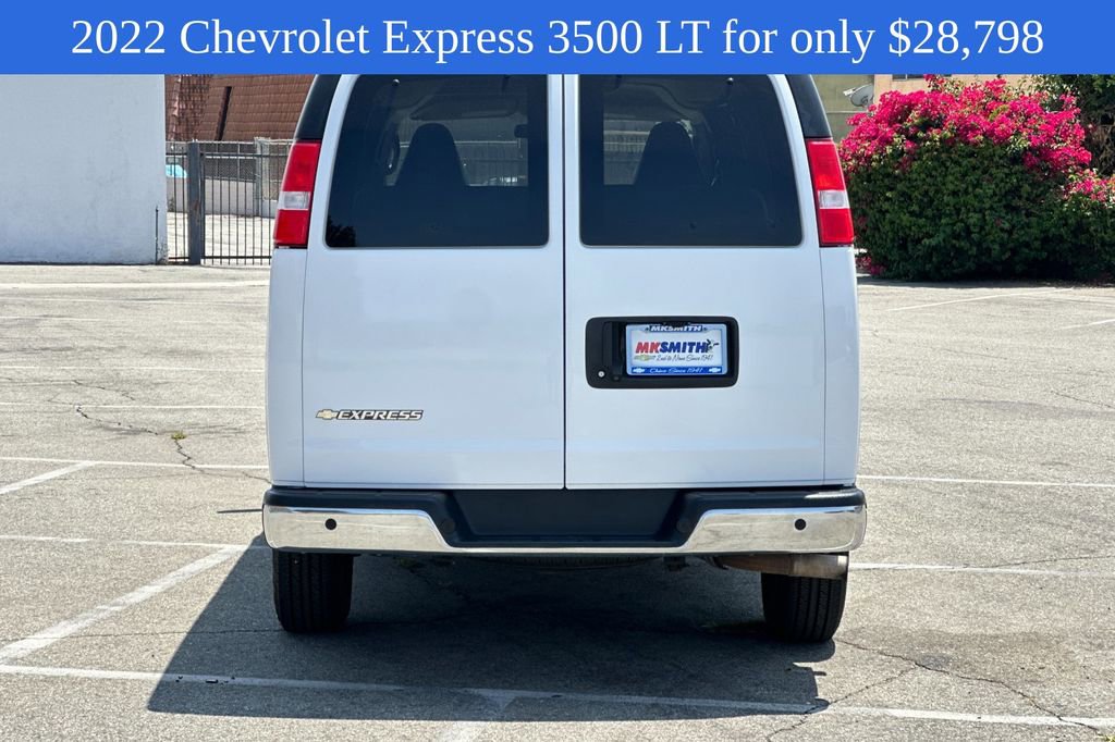 2022 Chevrolet Express Passenger 3500 photo 4