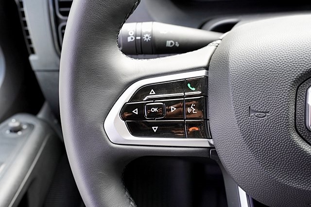 New 2024 Bright White Clear-Coat Exterior Paint RAM Super High Roof image 41