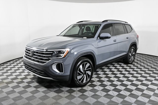 2026 Volkswagen Atlas SE Technology photo 2