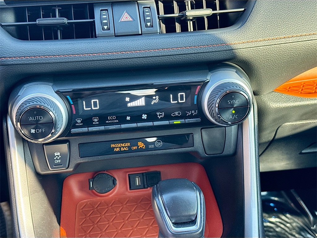 2020 Toyota RAV4 Adventure photo 9