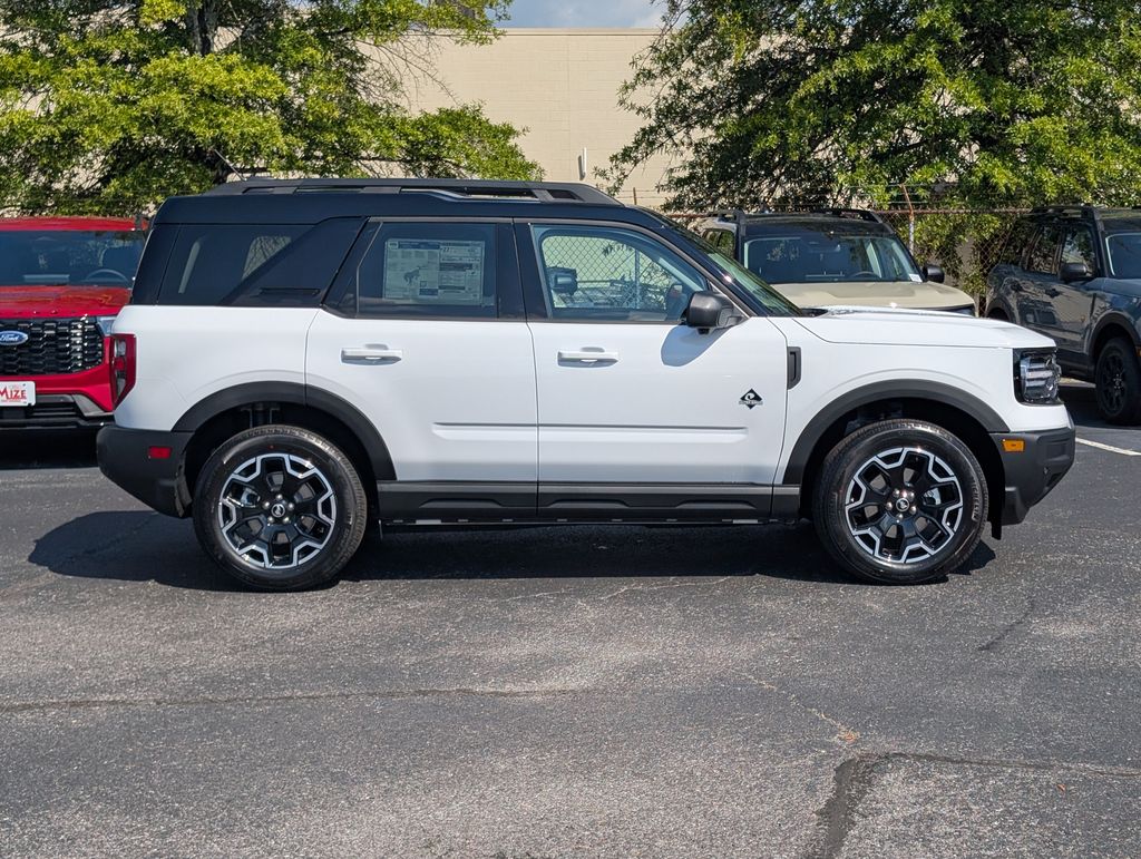 2025 Ford Bronco Sport Outer Banks photo 3