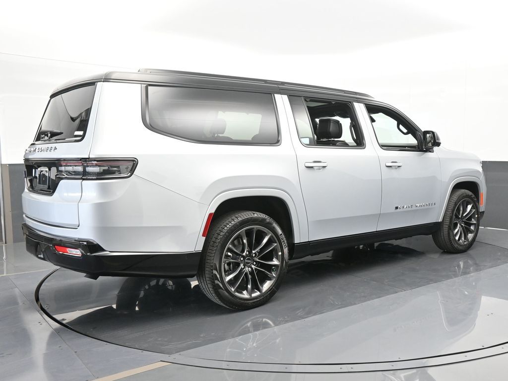 2024 Jeep Grand Wagoneer L II photo 3