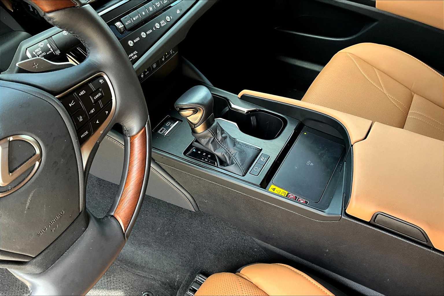 2025 Lexus ES Luxury photo 14