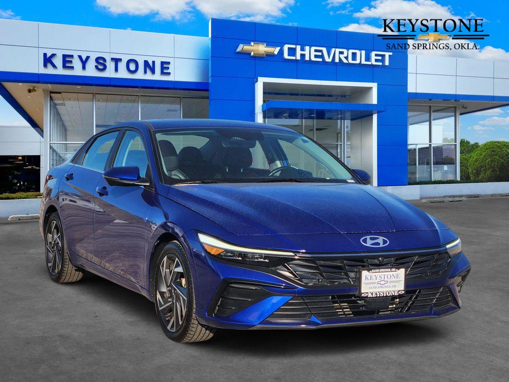 2024 Hyundai Elantra Limited's photo