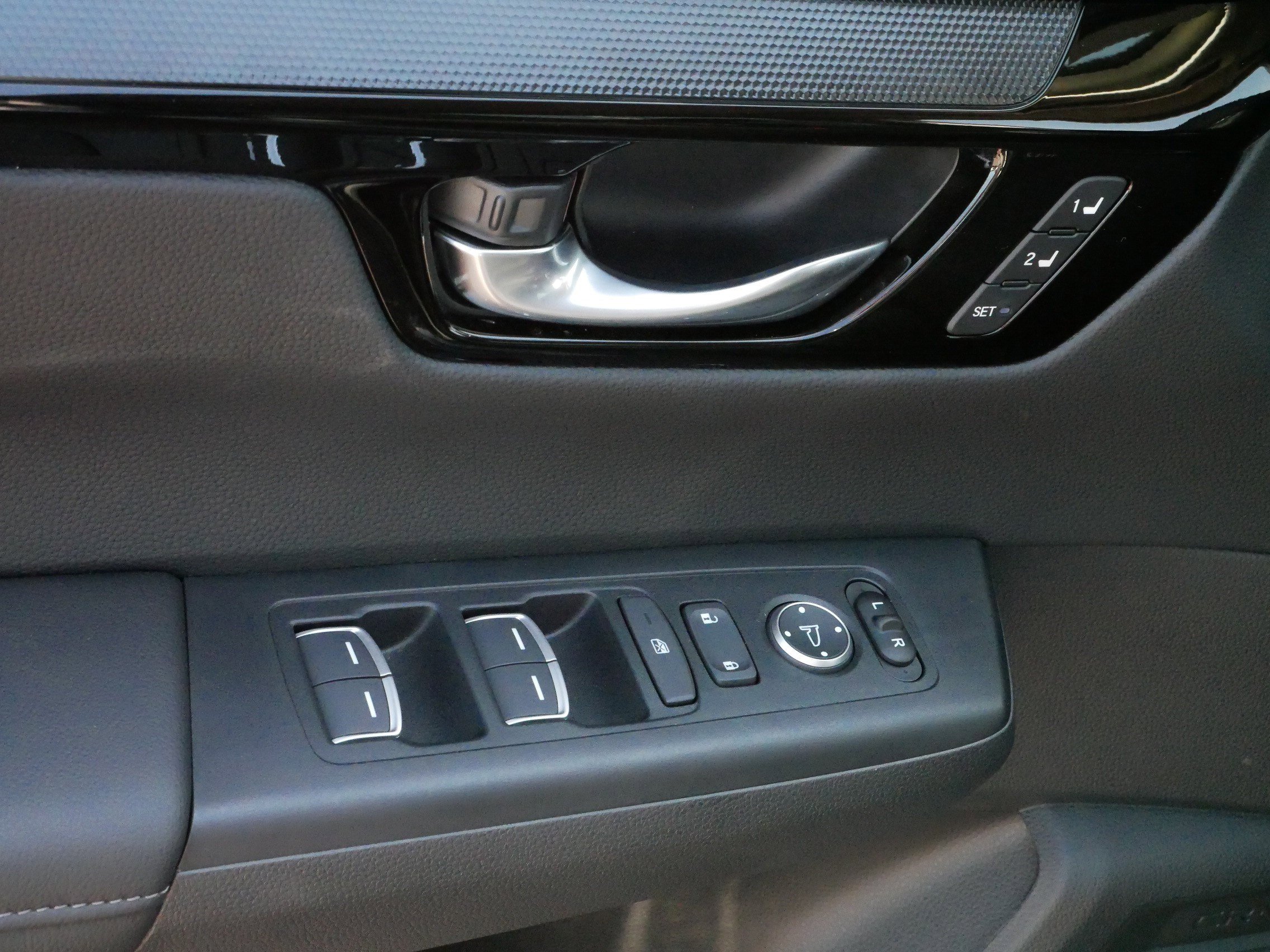 2025 Honda CR-V EX-L photo 18
