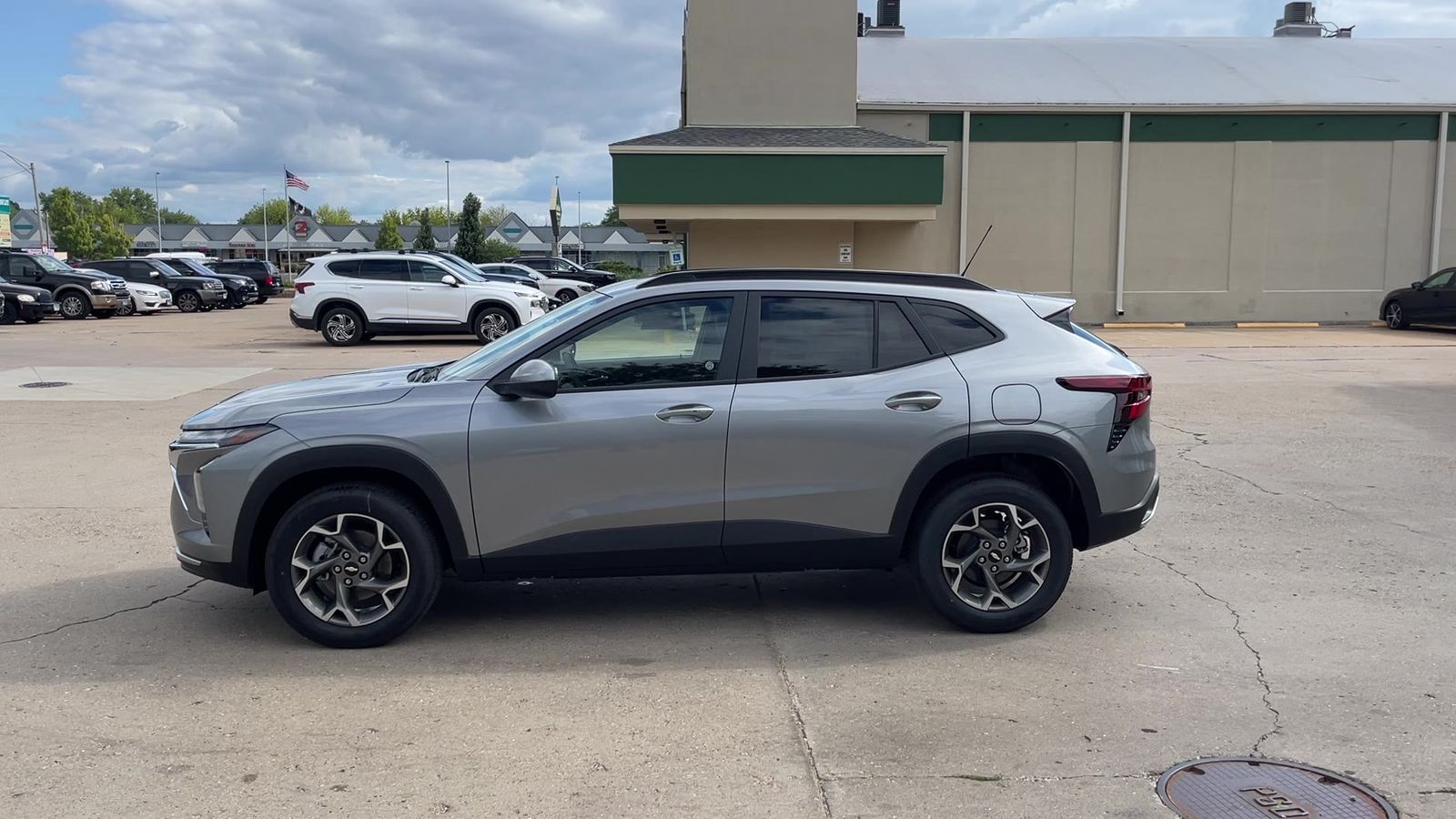 2025 Chevrolet Trax LT photo 5