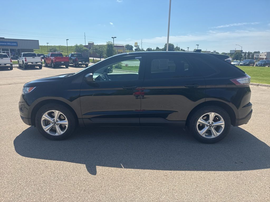 2017 Ford Edge SE photo 2