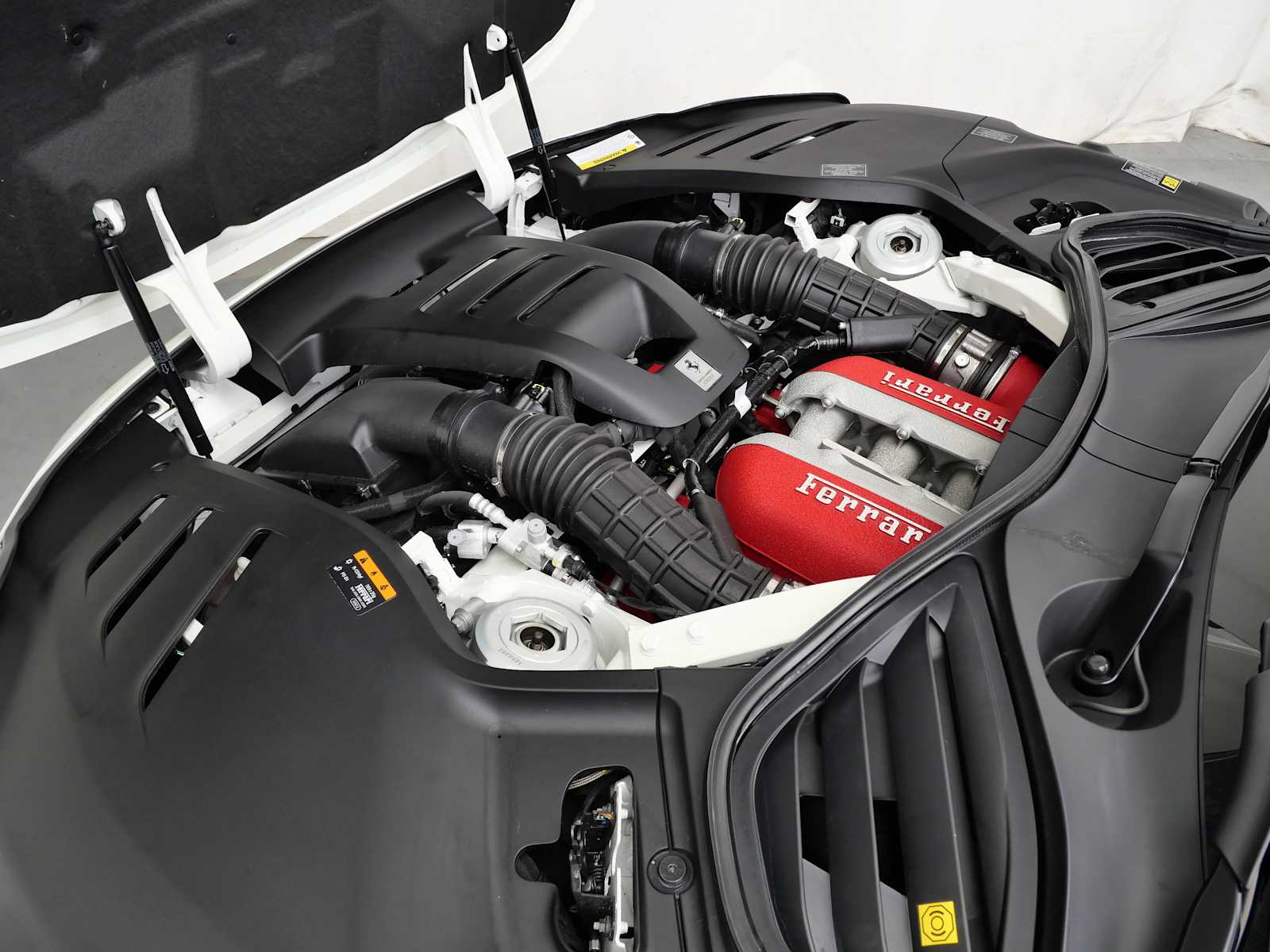 2024 Ferrari Purosangue photo 29