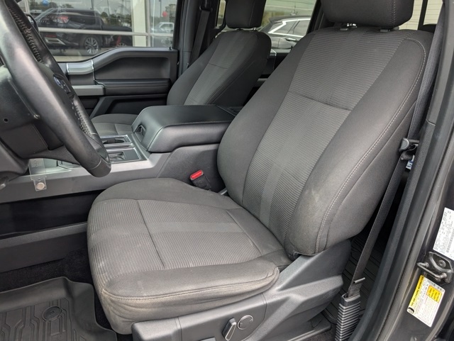 2017 Ford F-150 XLT photo 4