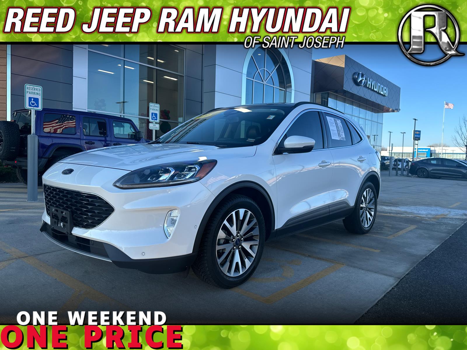 2020 Ford Escape Titanium's photo