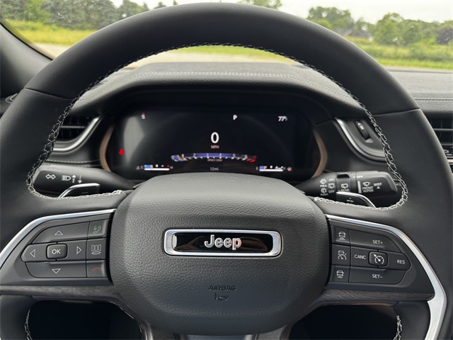 2025 Jeep Grand Cherokee Limited photo 24