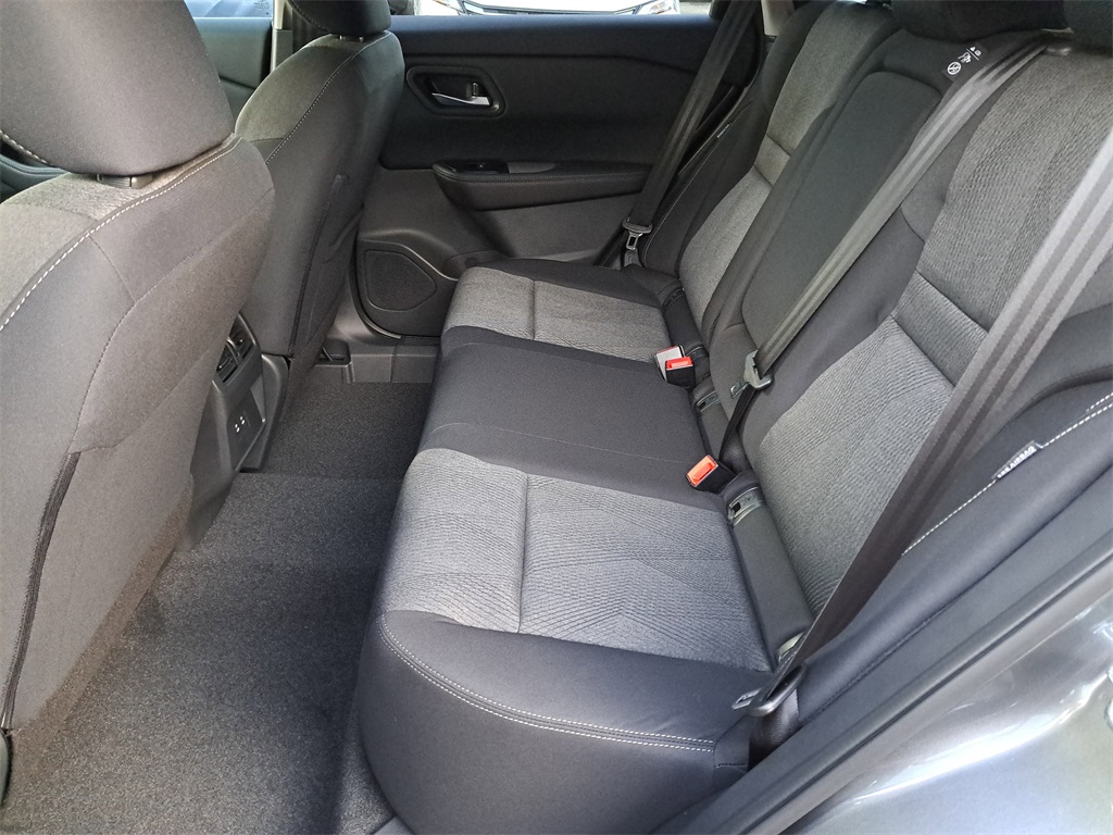 2026 Nissan Rogue SV photo 12