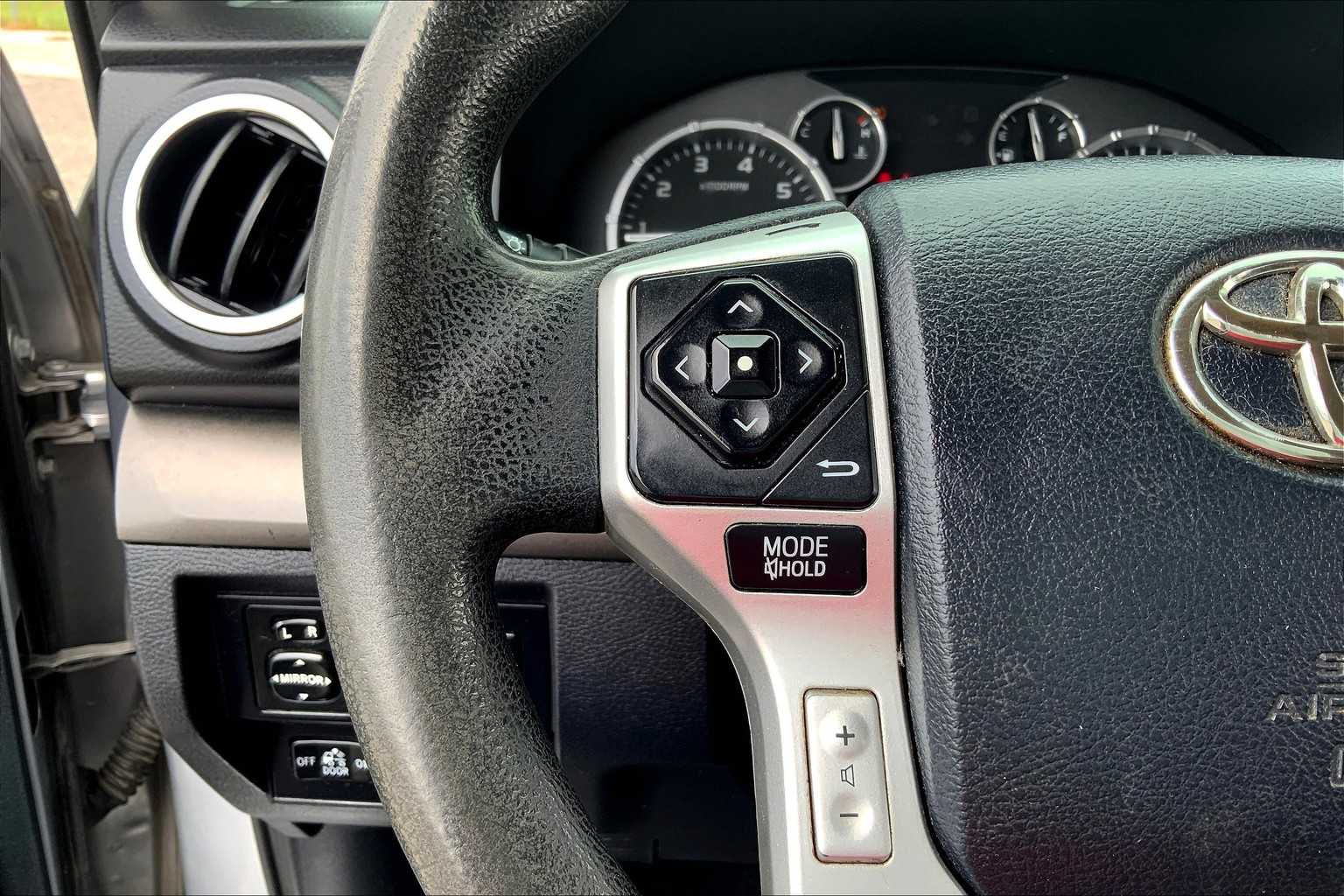 2017 Toyota Tundra SR5 photo 22