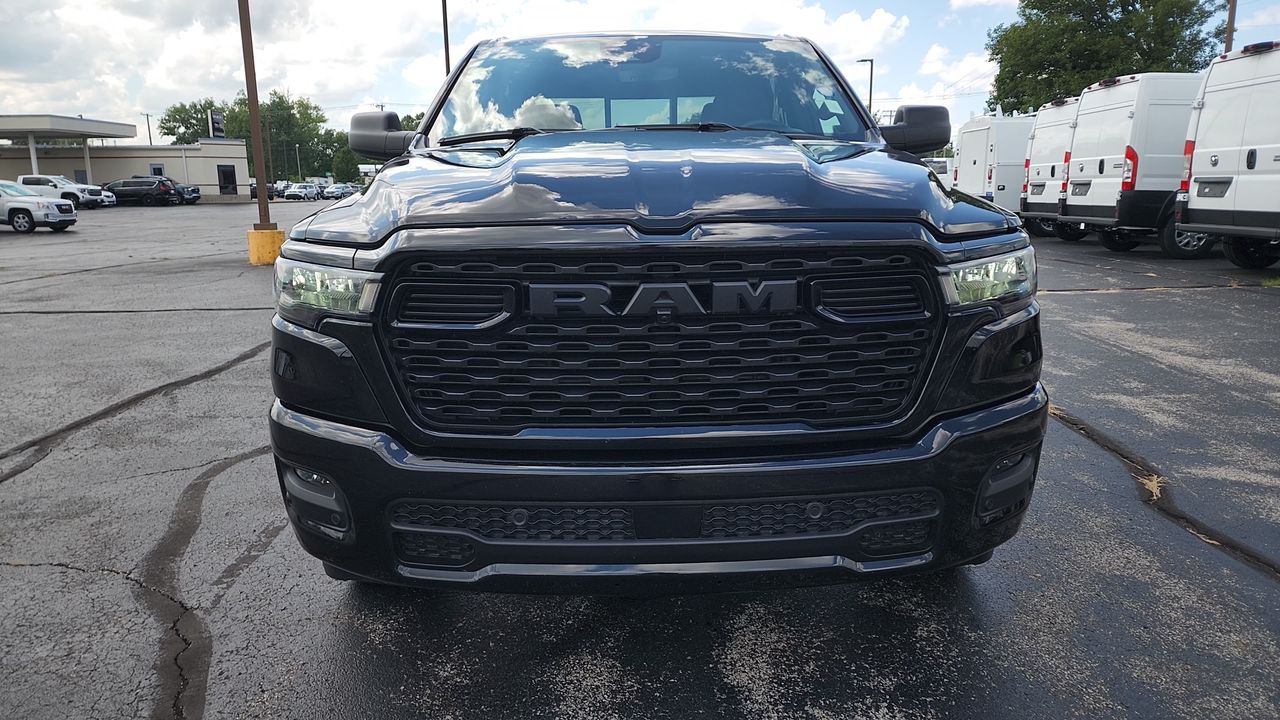 2025 Ram 1500 Tradesman photo 3