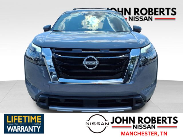 2025 Nissan Pathfinder Platinum photo 10