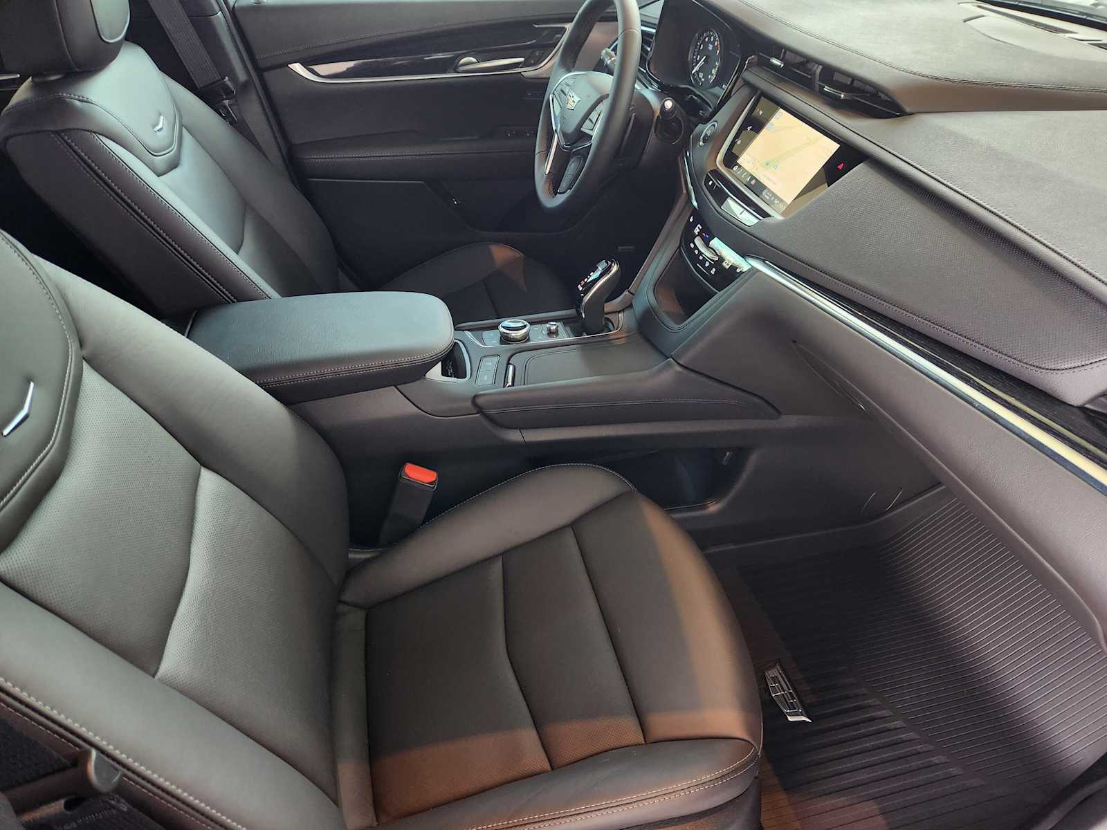 2025 Cadillac XT5 Premium Luxury photo 3