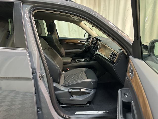 2026 Volkswagen Atlas SE Technology photo 34