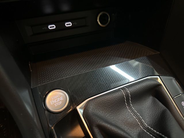 2025 Volkswagen Taos S photo 19