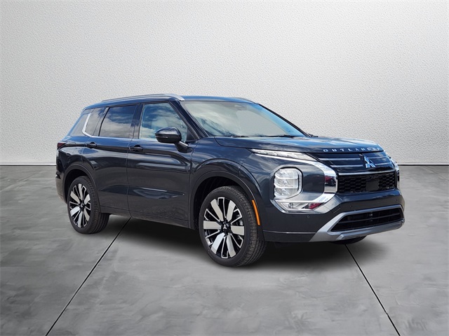 2025 Mitsubishi Outlander SEL's photo