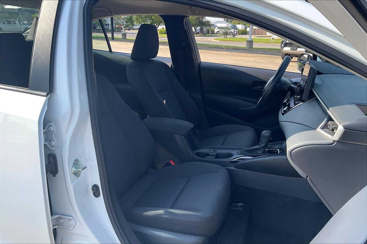 2024 Toyota Corolla LE photo 8