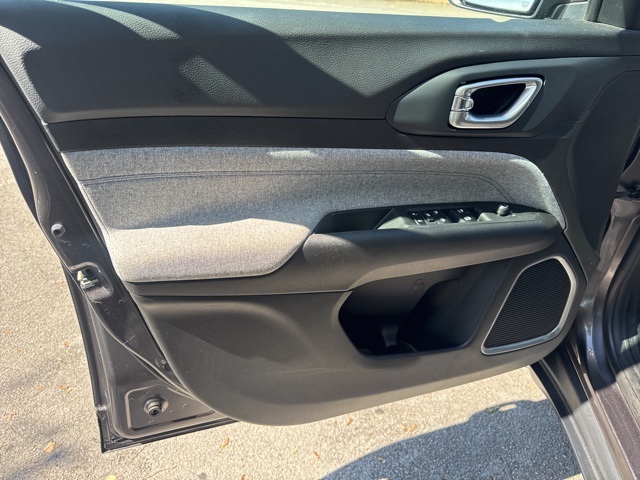 2023 Jeep Compass Sport photo 11