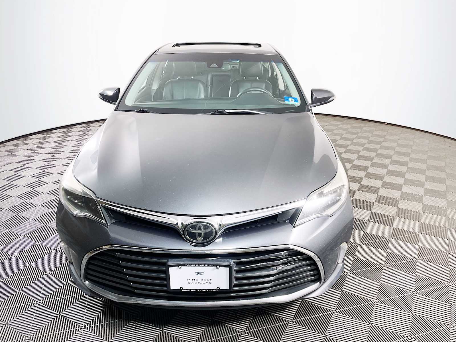 2016 Toyota Avalon Limited photo 2