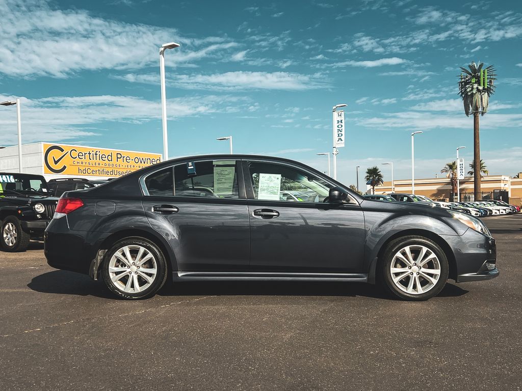 2013 Subaru Legacy 2.5i Premium photo 3