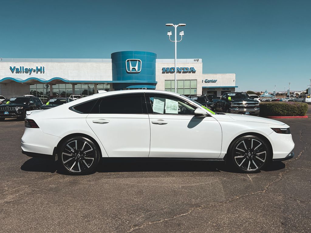 2024 Honda Accord Hybrid Touring photo 3