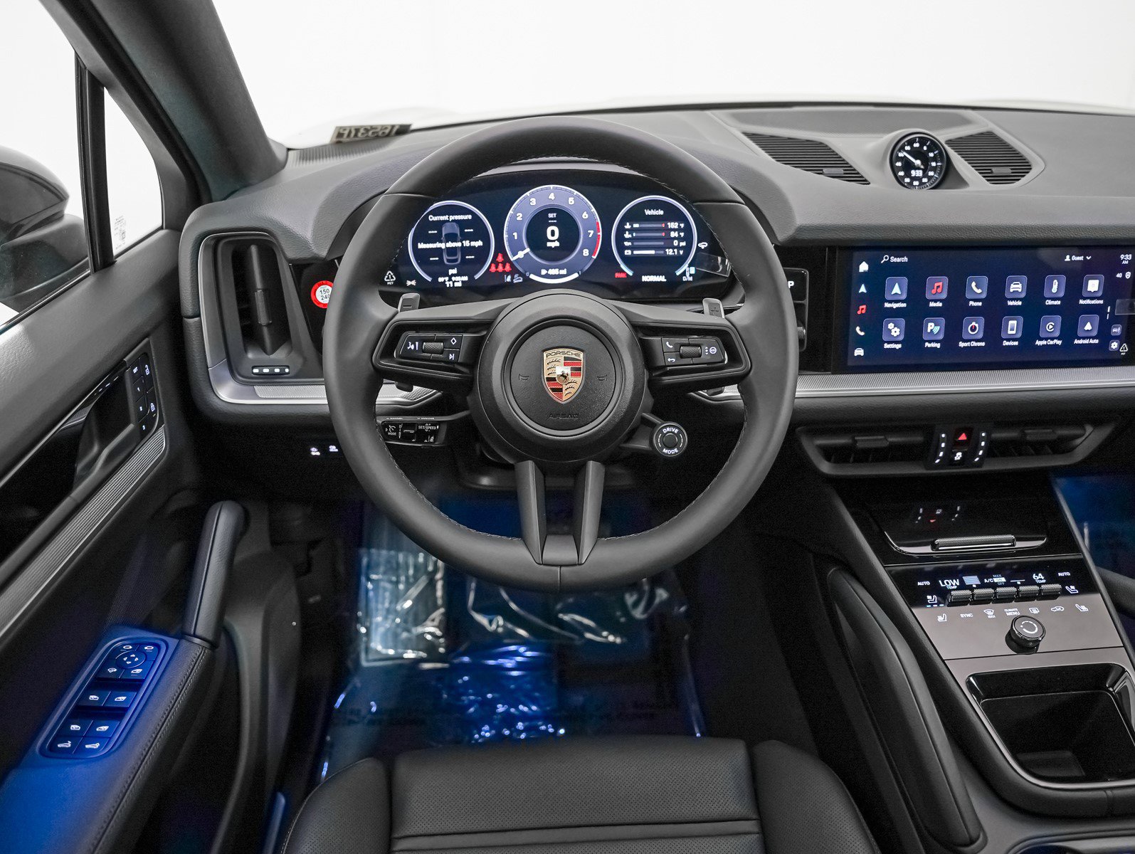 2025 Porsche Cayenne Coupe photo 16