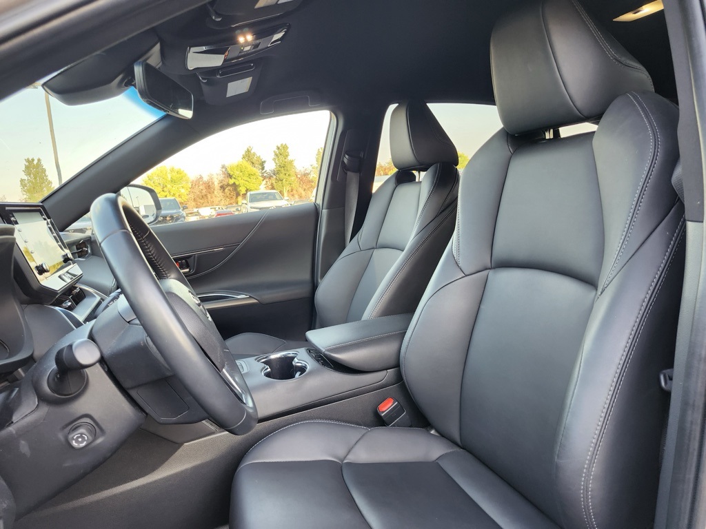 2022 Toyota Venza XLE photo 9