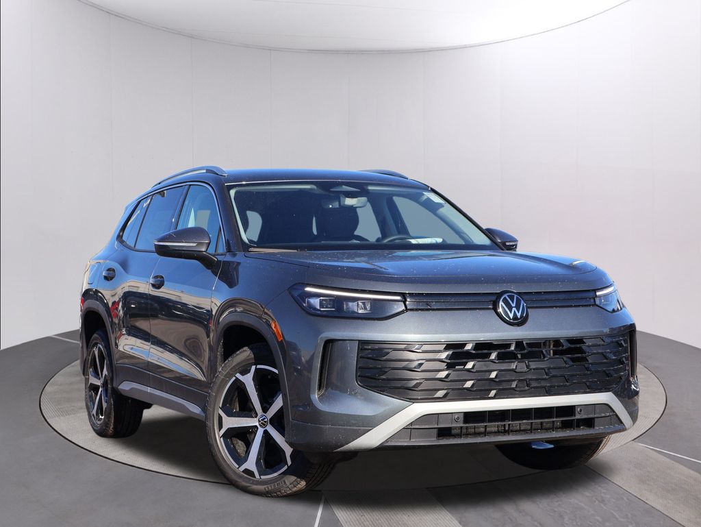 2026 Volkswagen Tiguan SE's photo