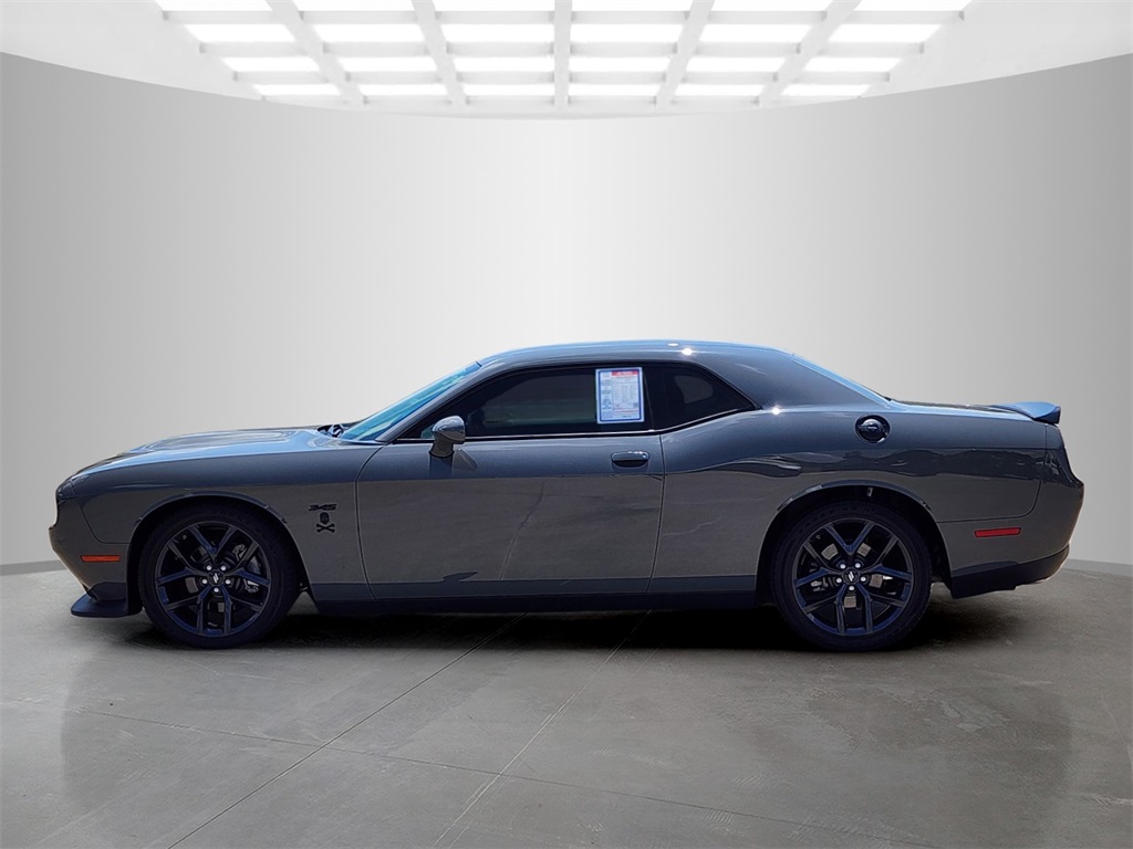 2023 Dodge Challenger R/T photo 8
