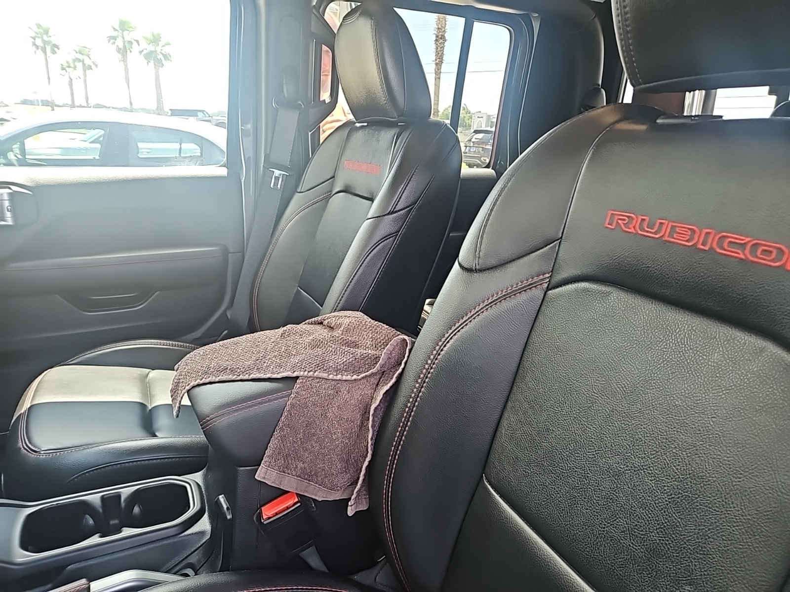 2021 Jeep Gladiator Rubicon photo 3