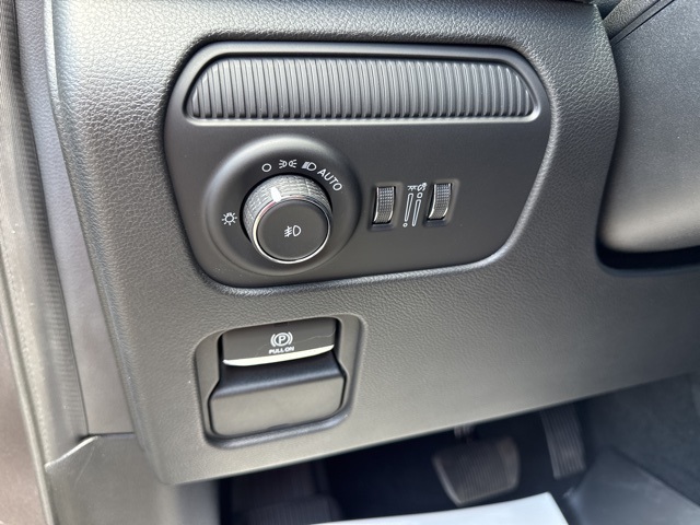 2025 Jeep Wagoneer L Series II Carbide photo 35