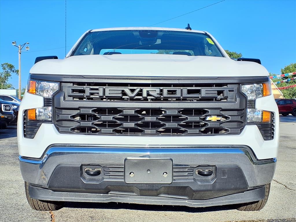 2024 Chevrolet Silverado 1500 photo 2