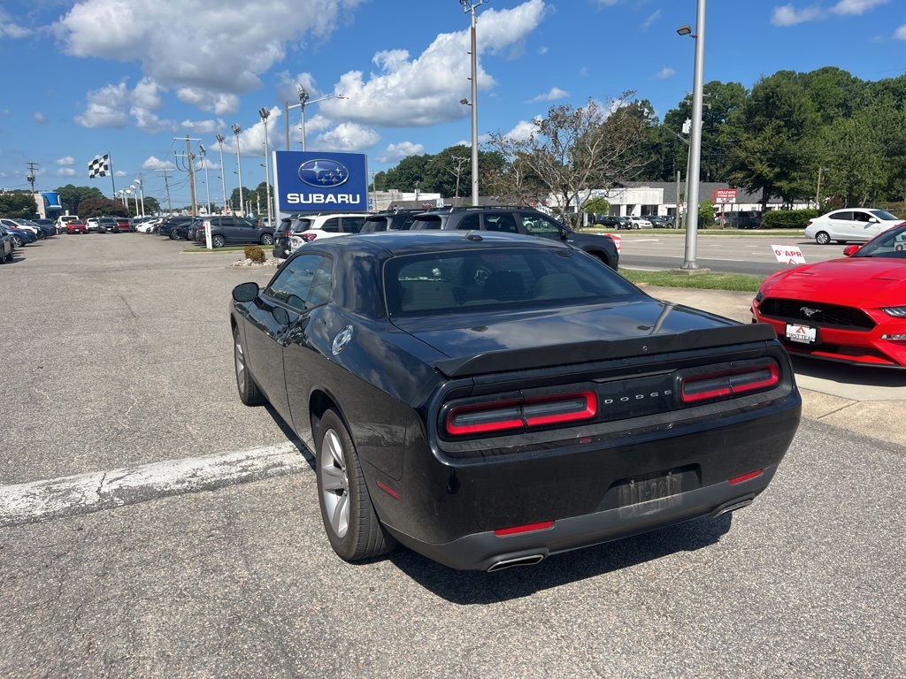 2023 Dodge Challenger SXT photo 3
