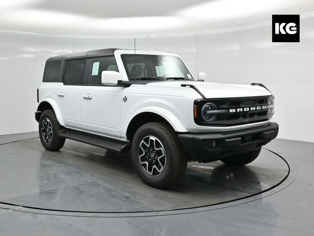 2025 Ford Bronco 4-Door Outer Banks's photo