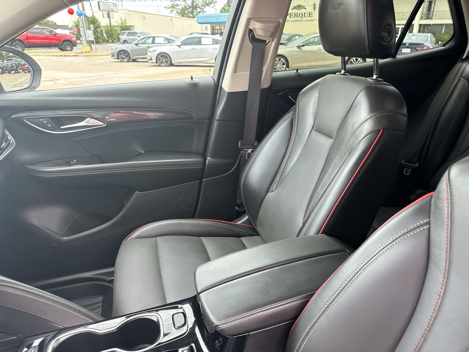 2022 Buick Envision Essence photo 15