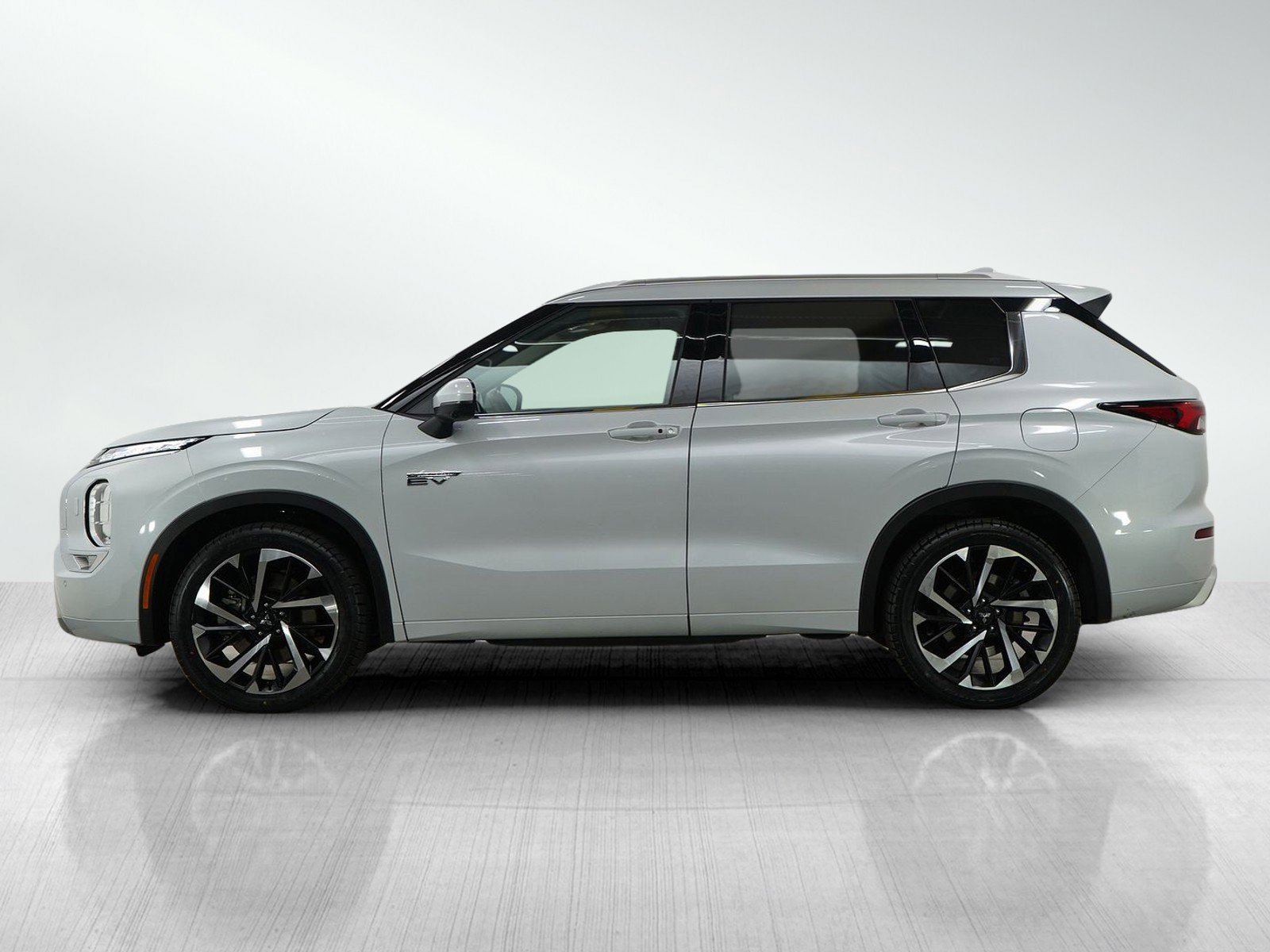 Used 2023 Mitsubishi Outlander Plug-In Hybrid SEL with VIN JA4T5VA98PZ051884 for sale in Burnsville, Minnesota