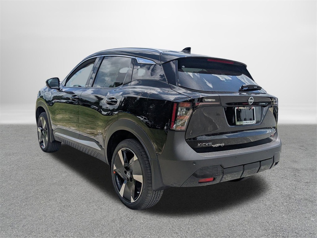 2025 Nissan Kicks SR photo 5