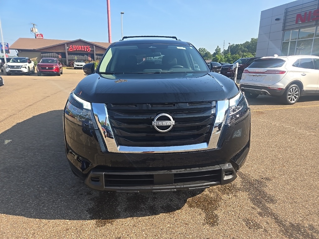 2025 Nissan Pathfinder SV photo 2