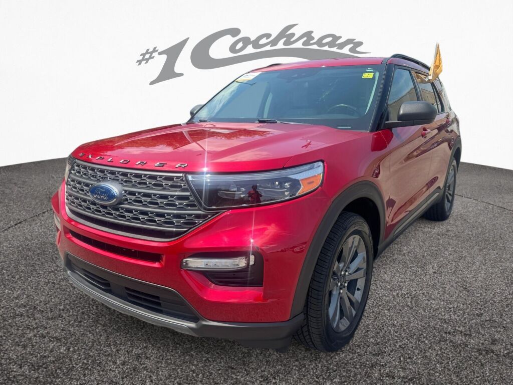 2021 Ford Explorer XLT Sport photo 2