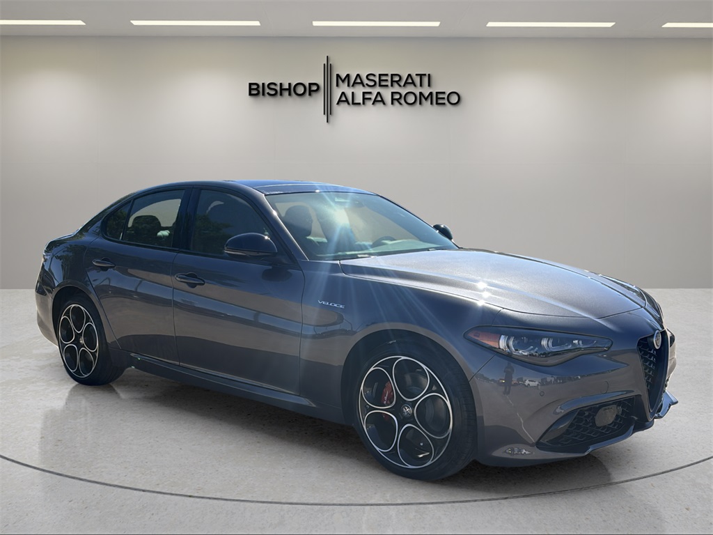 2025 Alfa Romeo Giulia Base's photo