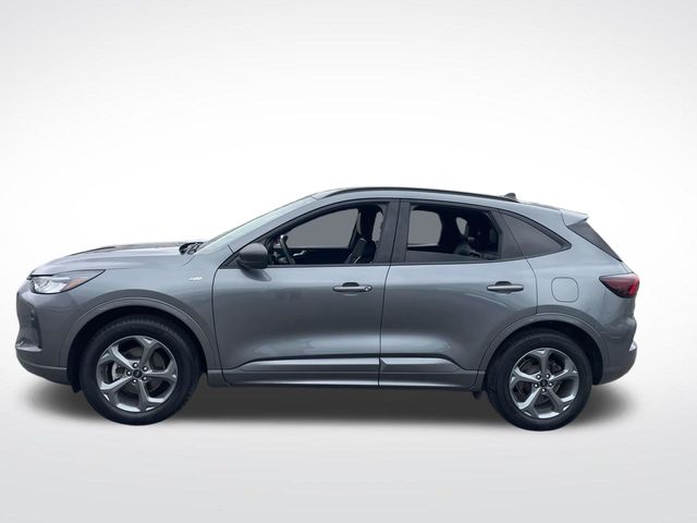 2024 Ford Escape ST-Line photo 2