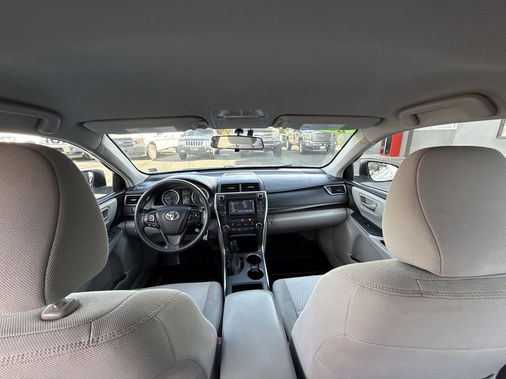 2017 Toyota Camry LE photo 18