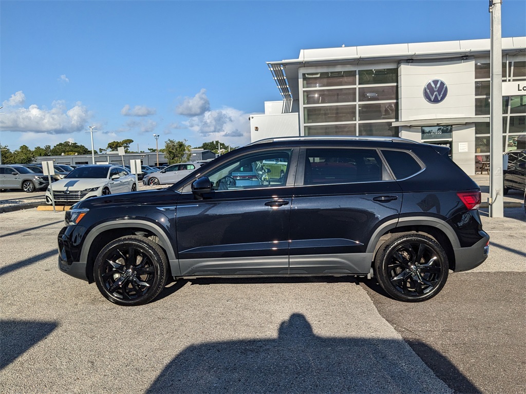 2024 Volkswagen Taos SE photo 4