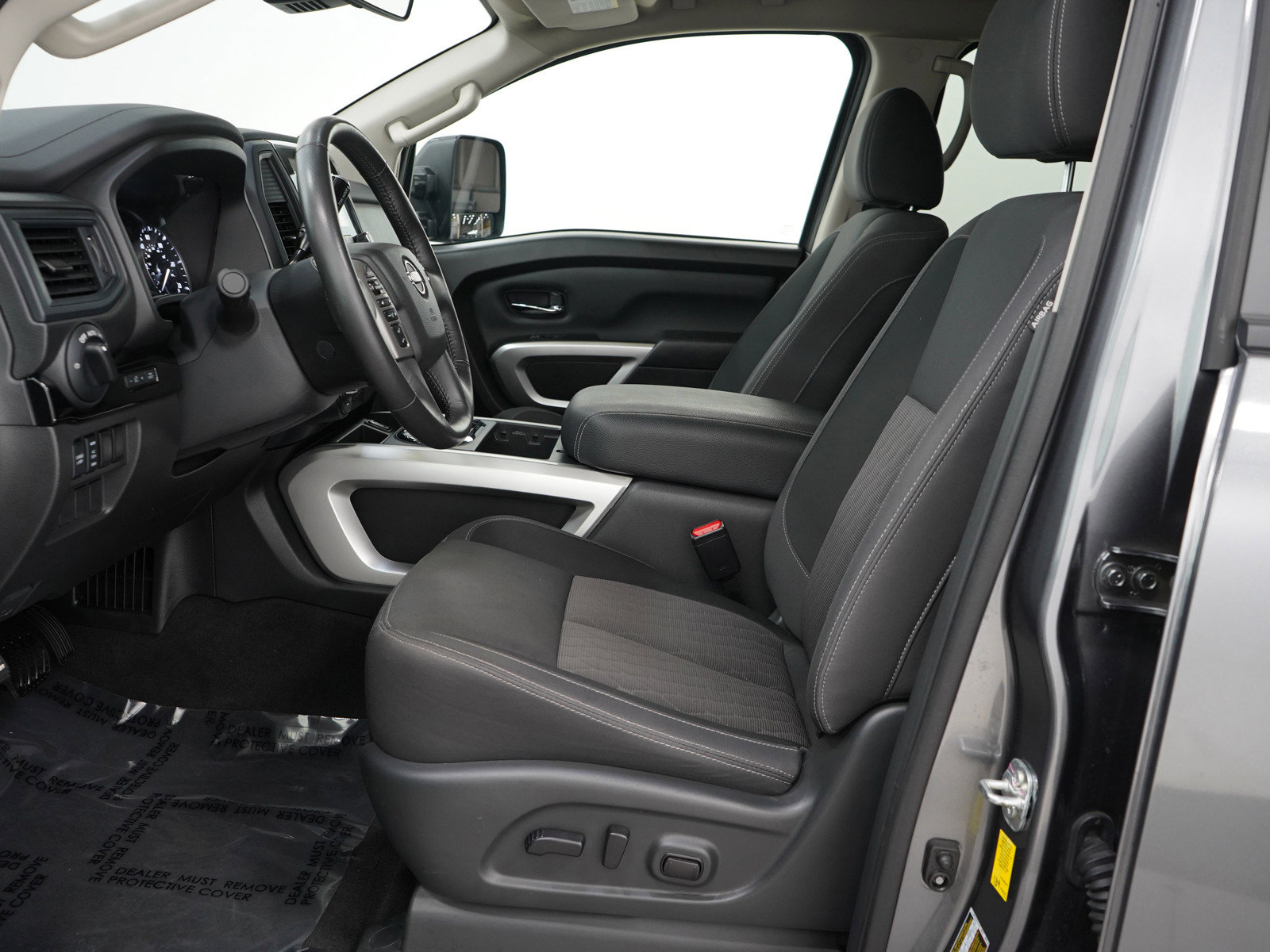 2024 Nissan Titan SV photo 23