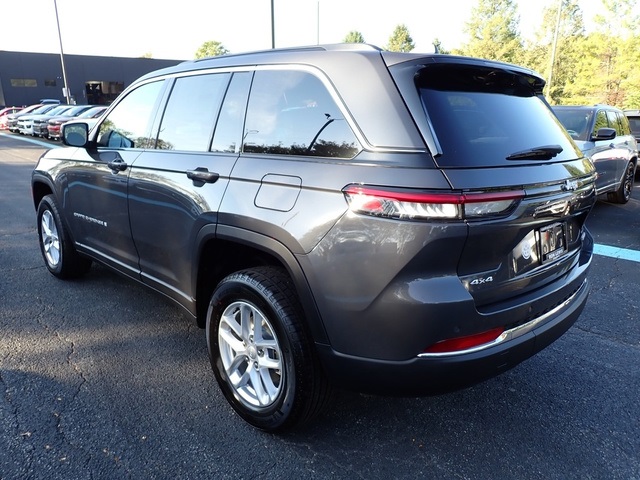 2025 Jeep Grand Cherokee Laredo X photo 3