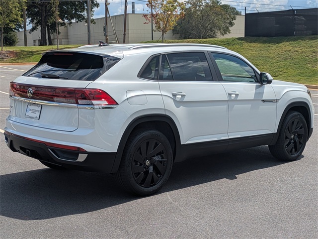 2026 Volkswagen Atlas Cross Sport SE photo 3
