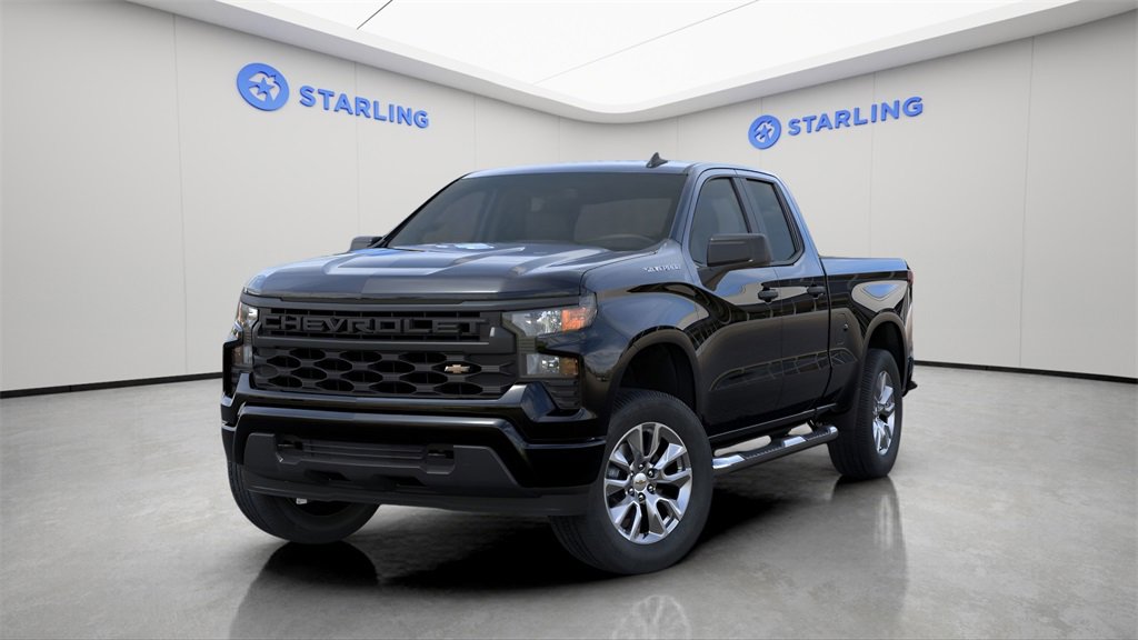 2026 Chevrolet Silverado Custom photo 4